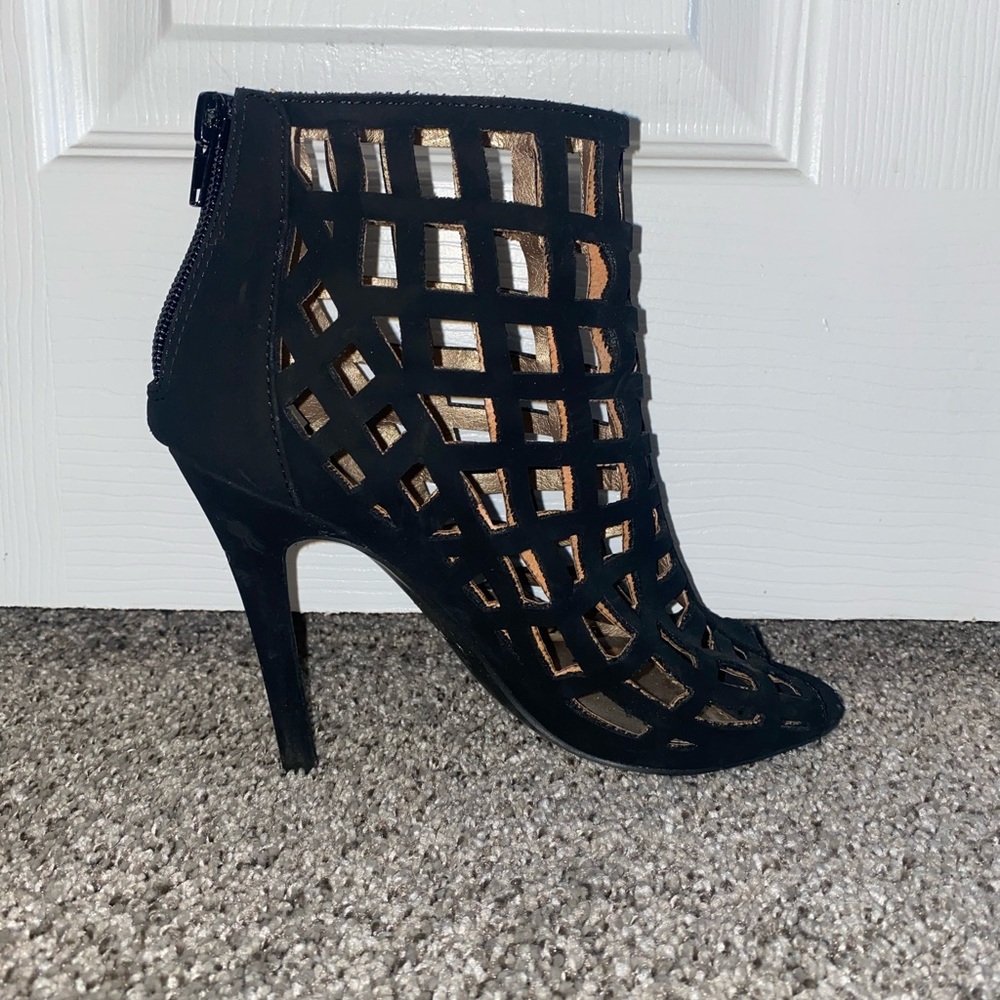 Cage heels. - Picture 7 of 9